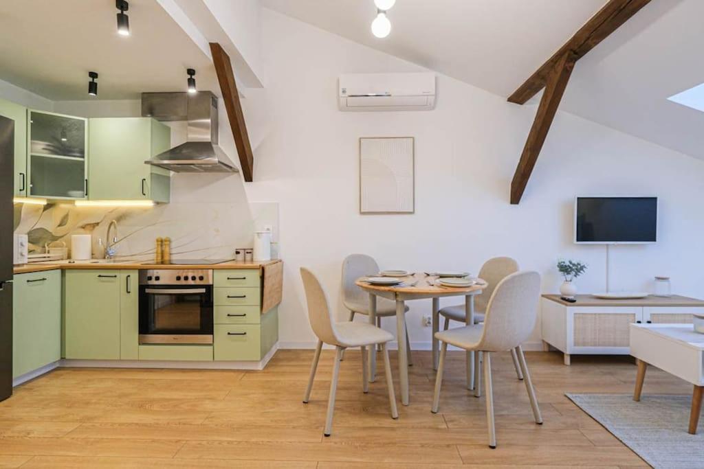 Апартаменти Cozy Loft Under The Wawel Sky Краків Екстер'єр фото